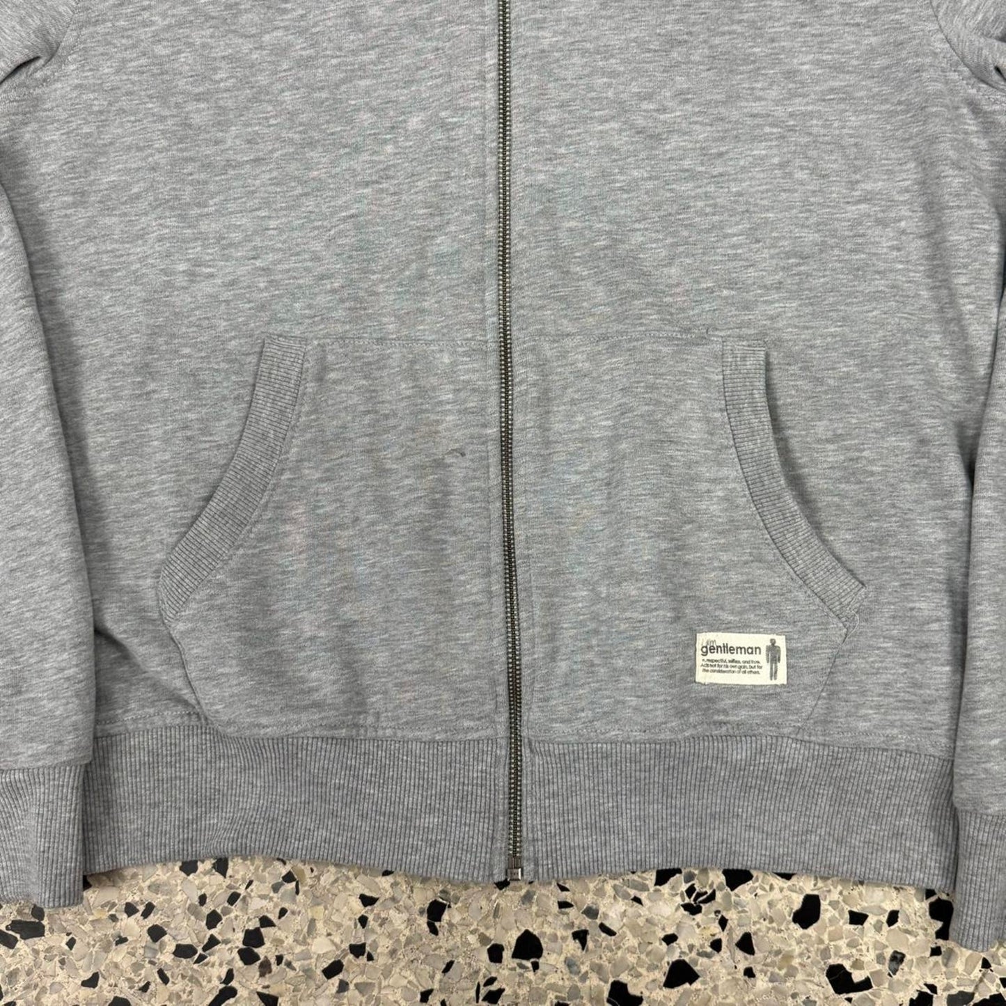 VINTAGE Y2K ESSENTIAL I AM GENTLEMAN GRAY ZIP UP HOODIE: