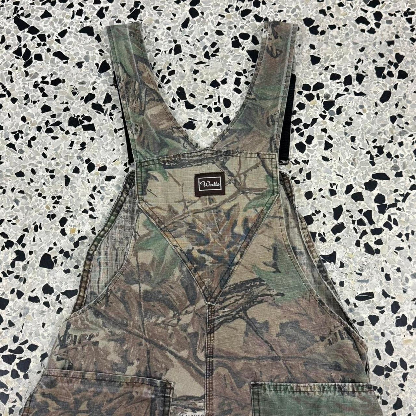 VINTAGE 90S Y2K REALTREE CAMO OVERALLS: