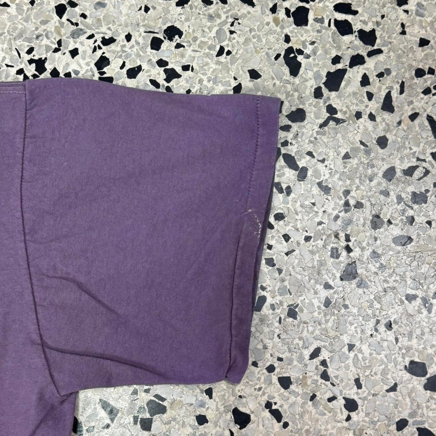 VINTAGE 90S SINGLE STITCH COWBOY BOOT WRAP AROUND TEE: