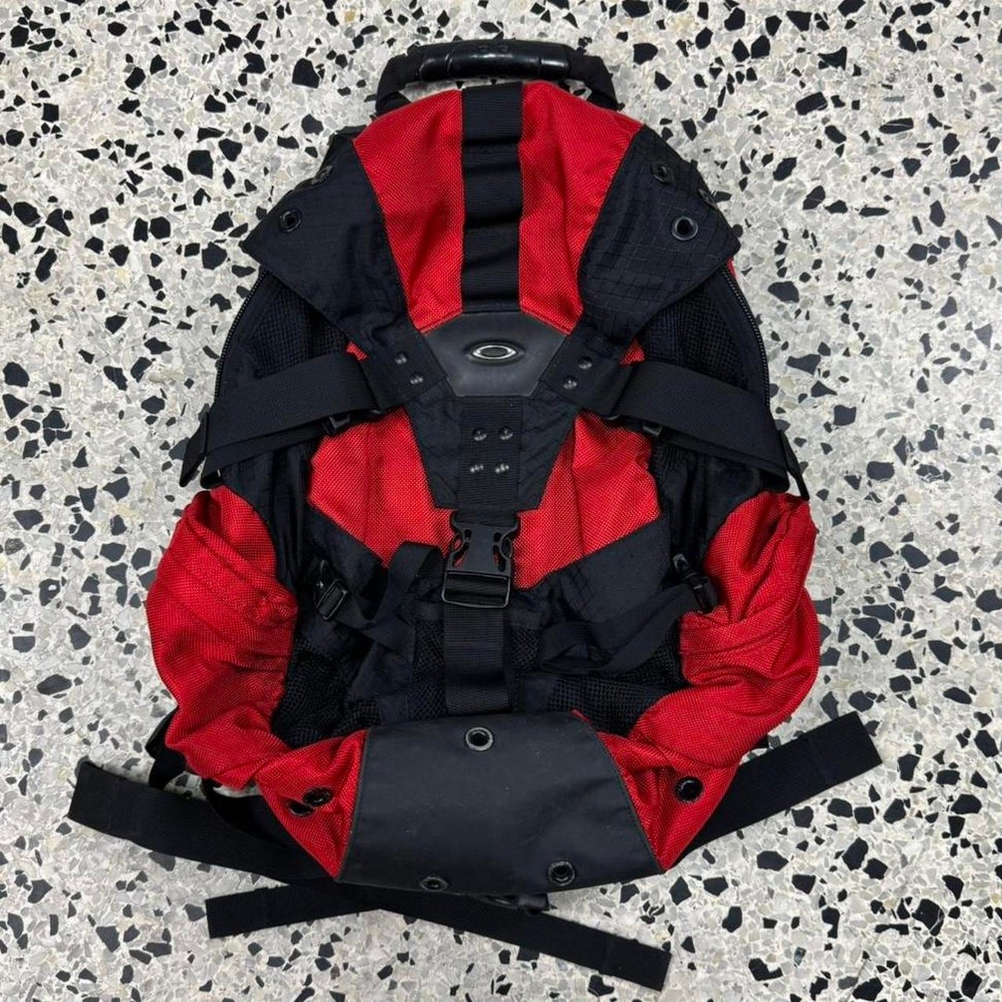 VINTAGE 90S OAKLEY SOFTWARE OAKLEY ICON BACKPACK RED BLACK TACTICAL BAG: