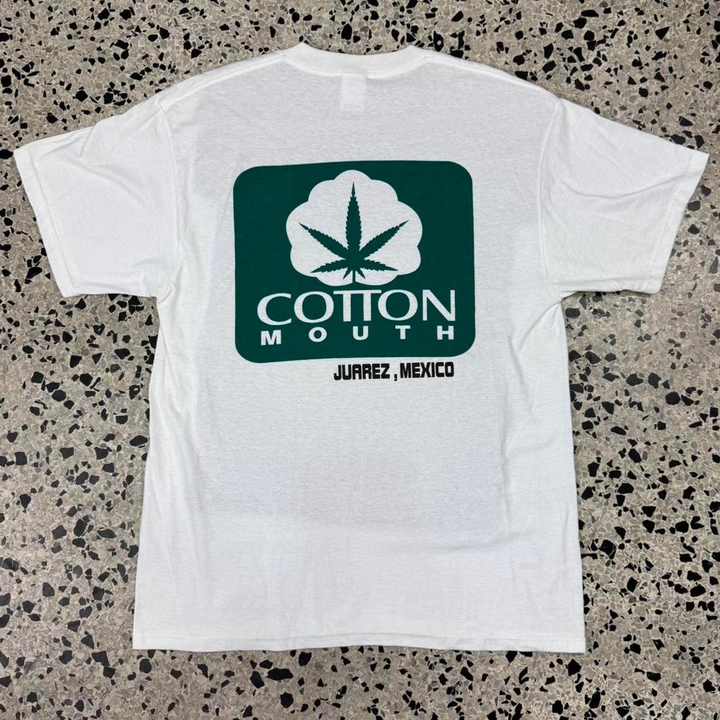 VINTAGE Y2K MINIMAL WEED LOGO COTTON MOUTH TOURIST TEE: