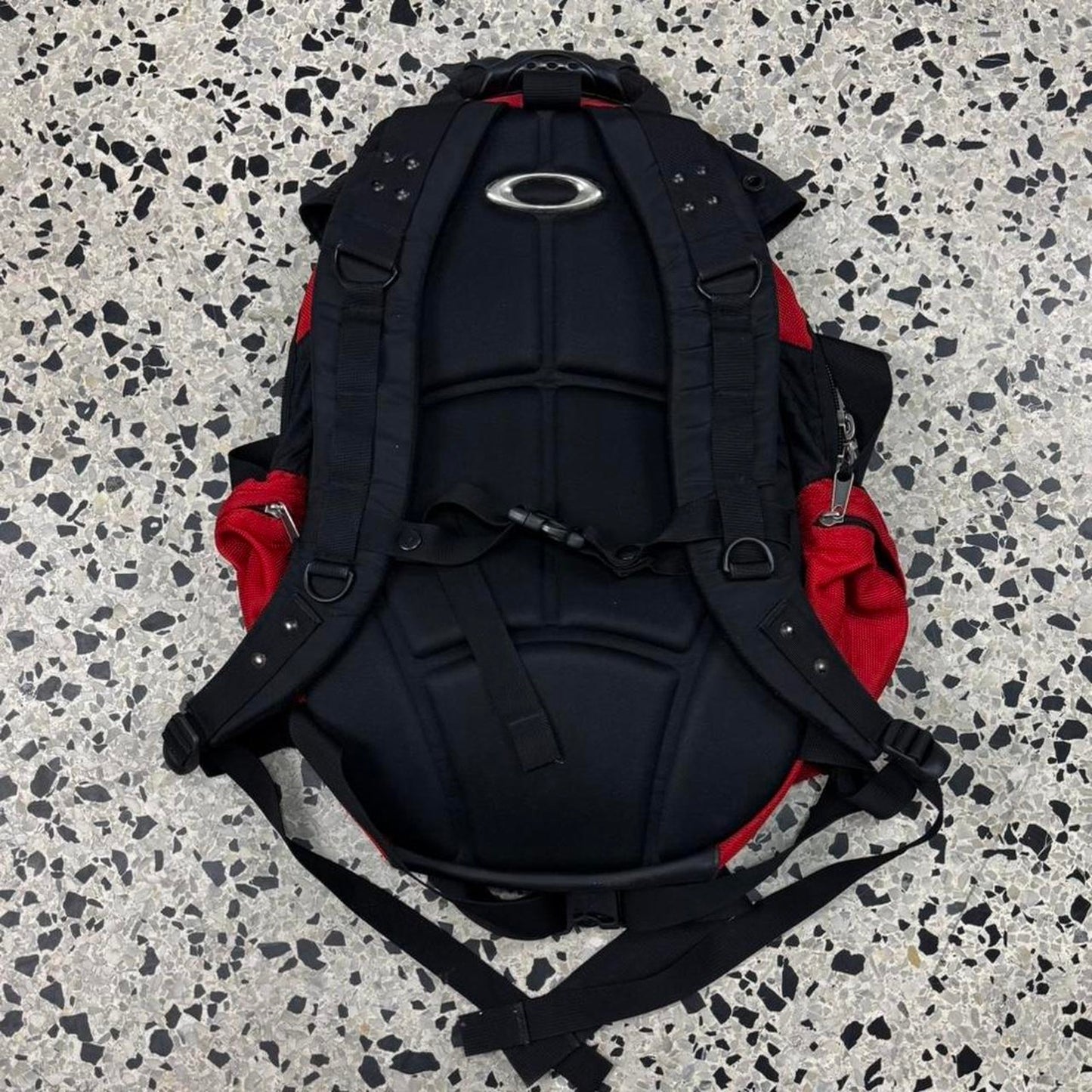 VINTAGE 90S OAKLEY SOFTWARE OAKLEY ICON BACKPACK RED BLACK TACTICAL BAG: