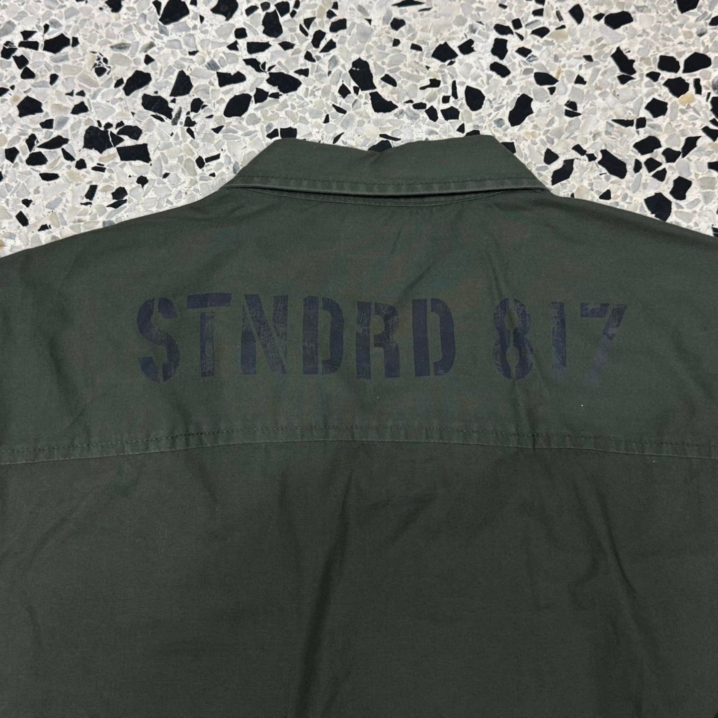 VINTAGE Y2K HELIX UNIT 8 OLIVE BUTTON DOWN SHIRT:
