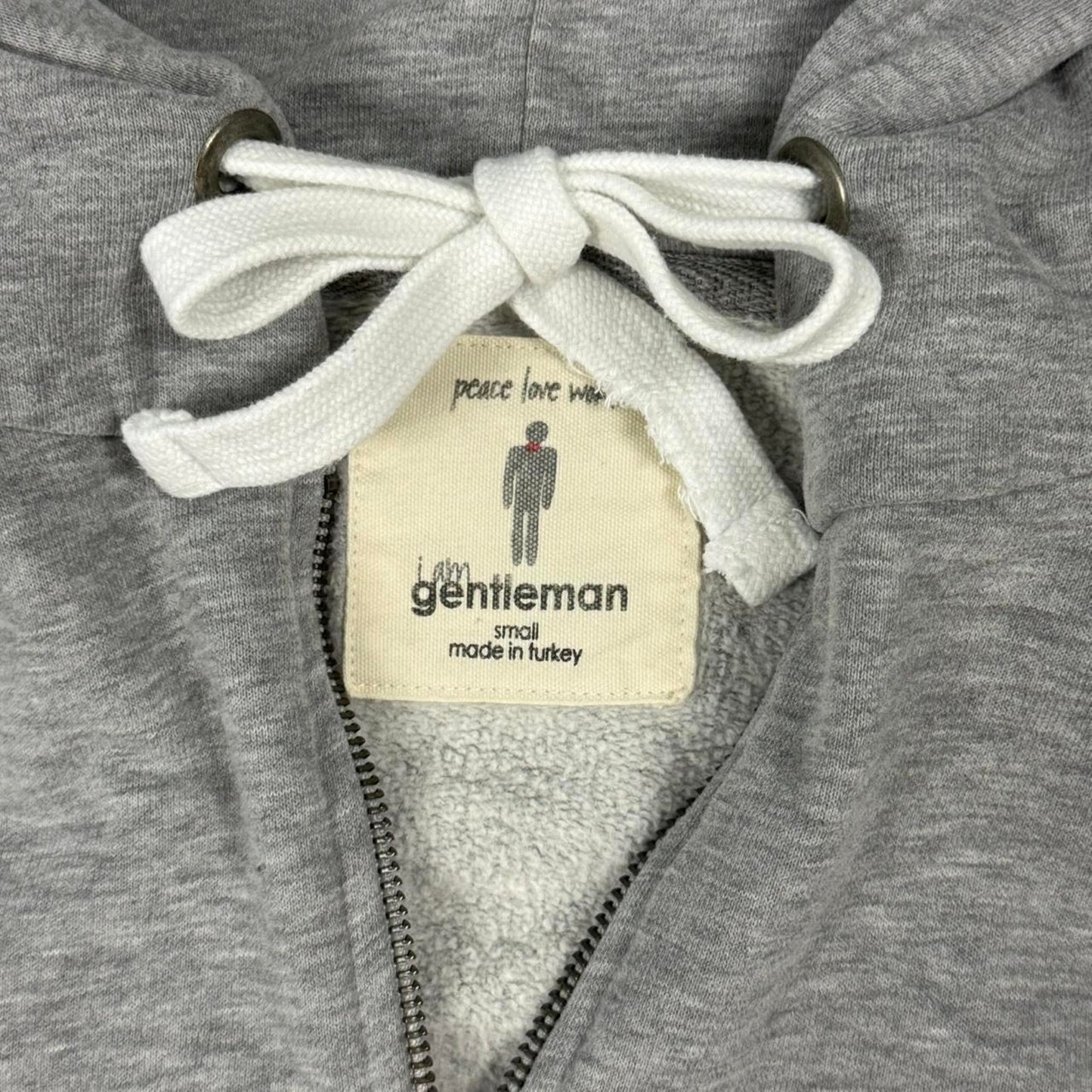 VINTAGE Y2K ESSENTIAL I AM GENTLEMAN GRAY ZIP UP HOODIE:
