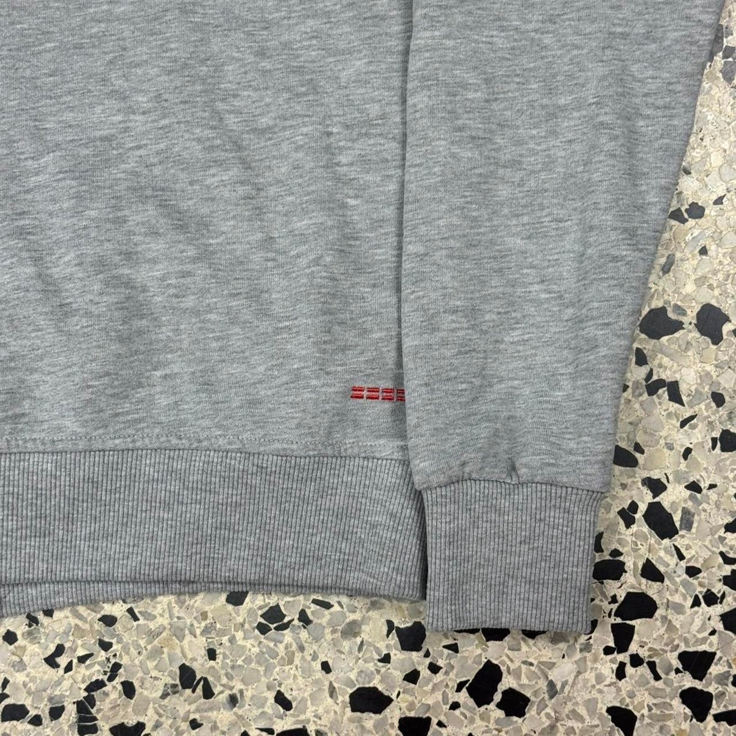 VINTAGE Y2K ESSENTIAL I AM GENTLEMAN GRAY ZIP UP HOODIE: