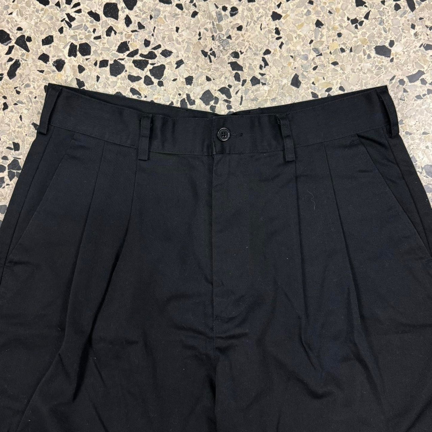 VINTAGE Y2K EDWARDS BLACK PLEATED WORK SHORTS: