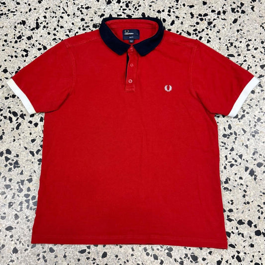 FRED PERRY SLIM FIT RED POLO SHIRT W/ BLUE COLLAR & WHITE CUFFS: