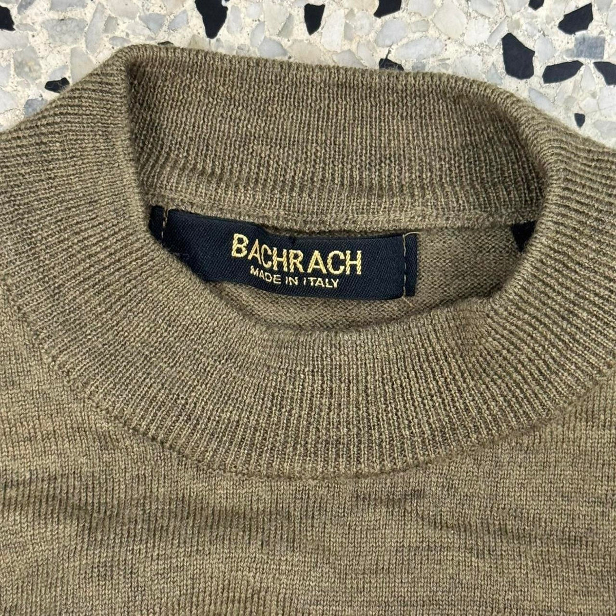 VINTAGE BACHRACH MADE IN ITALY 100% FINE MERINO WOOL TAN SWEATER: