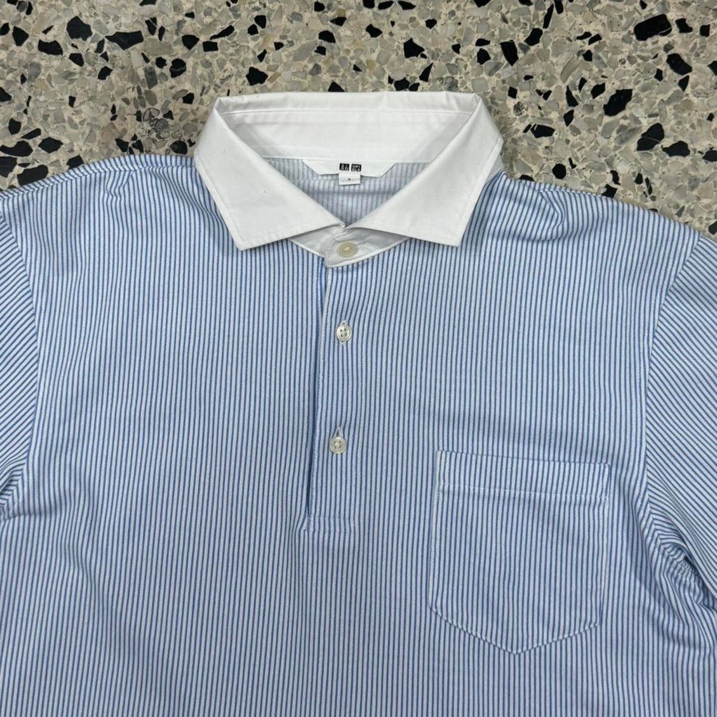 UNIQLO ESSENTIAL OXFORD COLLAR POLO SHIRT: