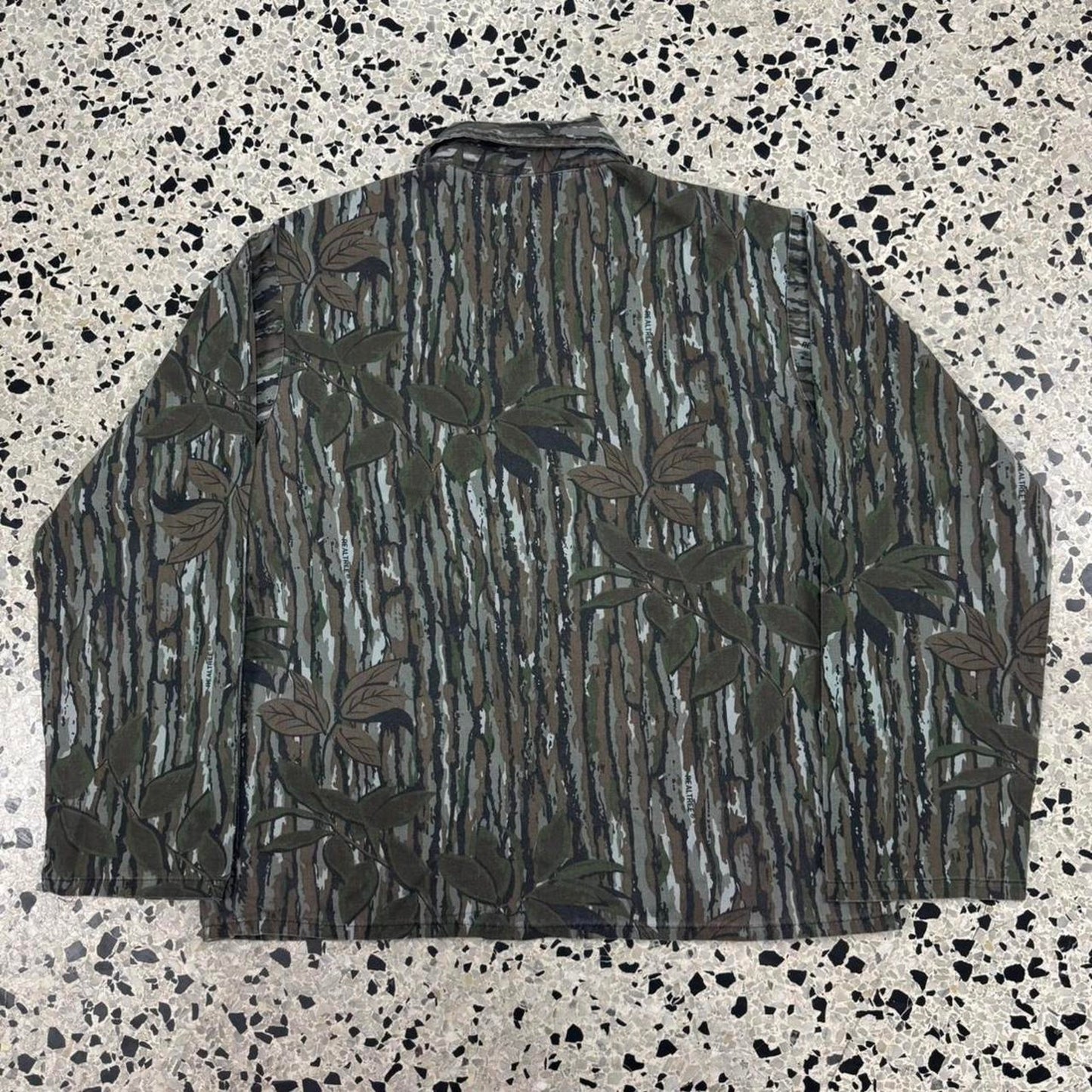 VINTAGE 80S 90S BLUE BILL BY RED HEAD REALTREE CAMO BUTTON UP SHIRT: