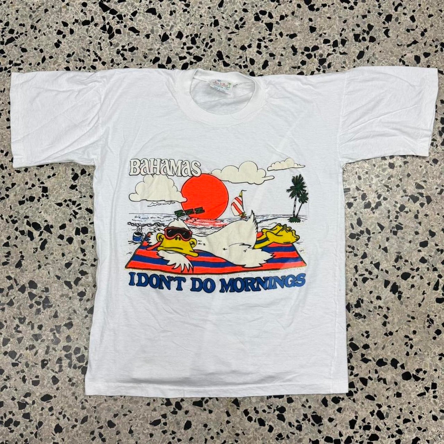 VINTAGE 90S SINGLE STITCH DUCK DON’T DO MORNINGS BAHAMAS TOURIST TEE: