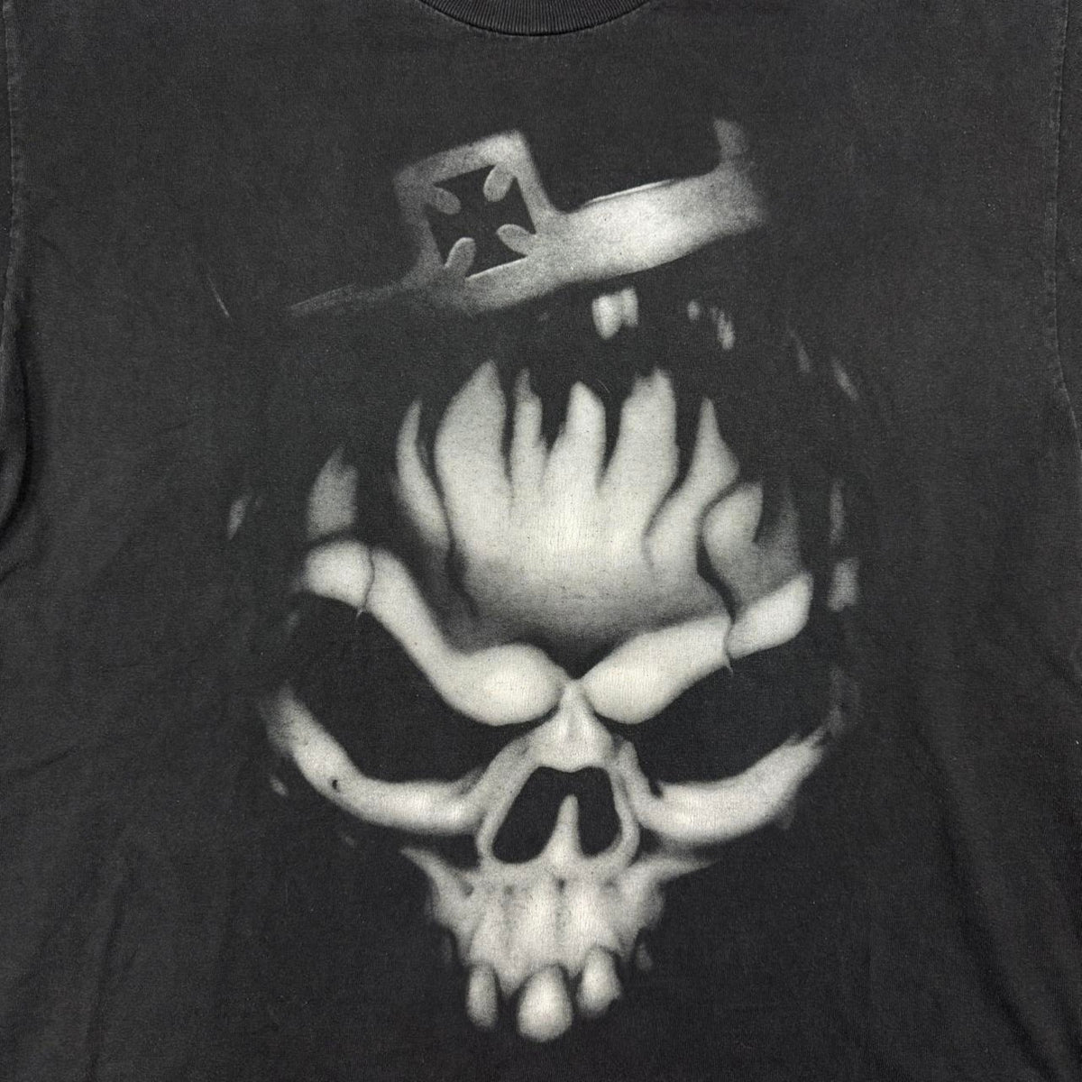 VINTAGE Y2K 2002 WWE TRIPLE H KING OF KINGS DOUBLE SIDED SKULL TEE: