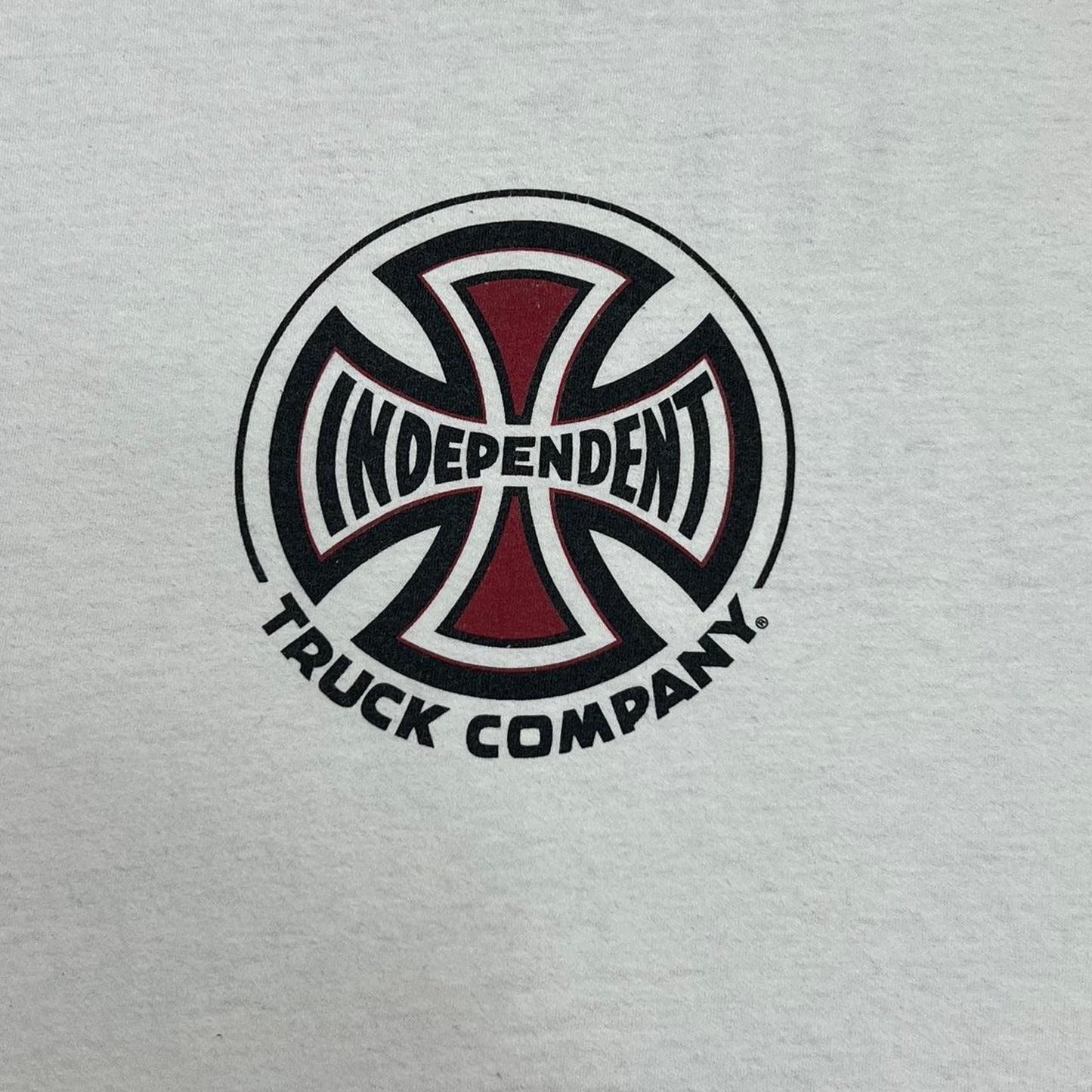 VINTAGE Y2K WHITE INDEPENDENT TRUCKS LOGO TEE: