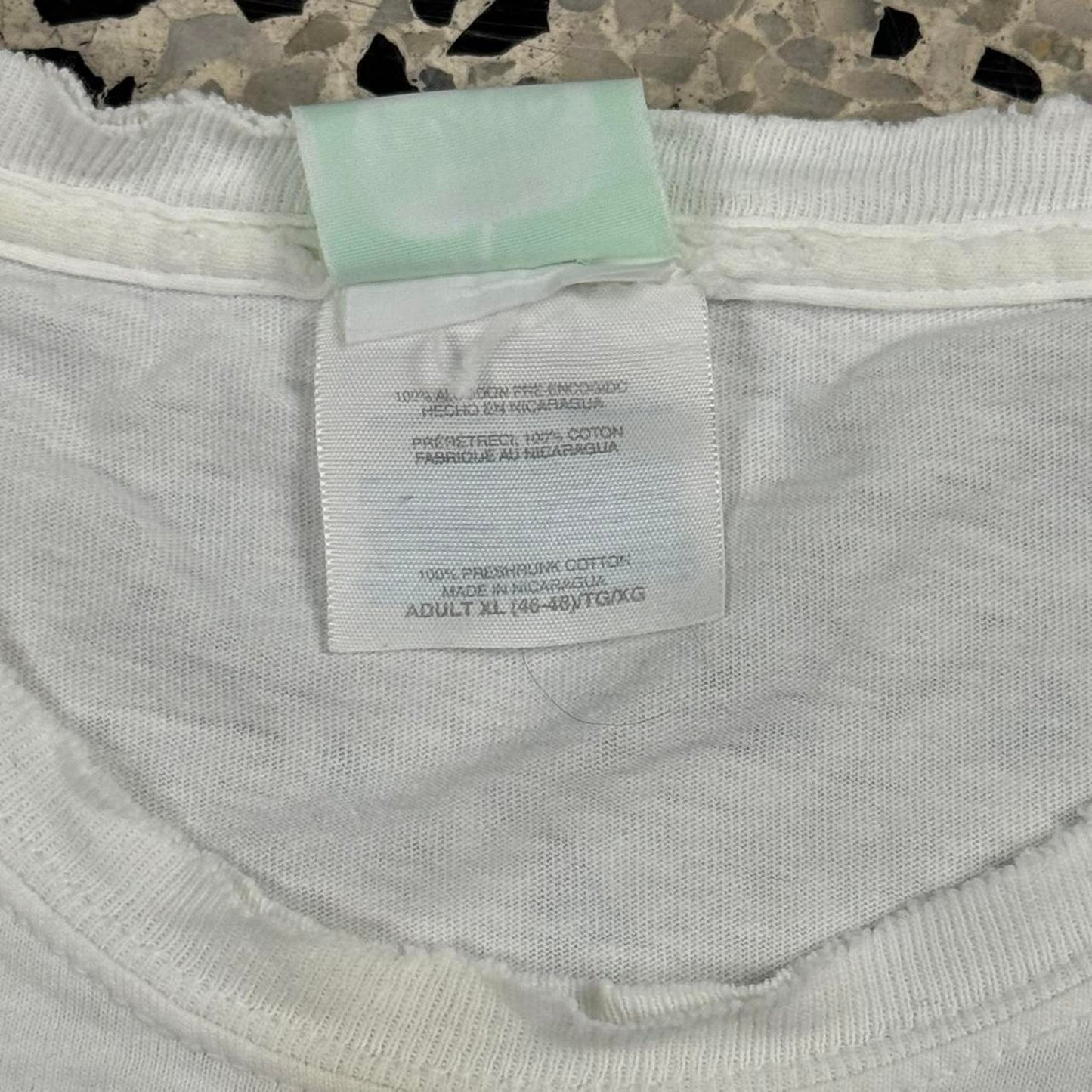 VINTAGE Y2K 2005 THE BEATLES SGT. PEPPER’S LONELY HEARTS CLUB BAND COVER THRASHED TEE: