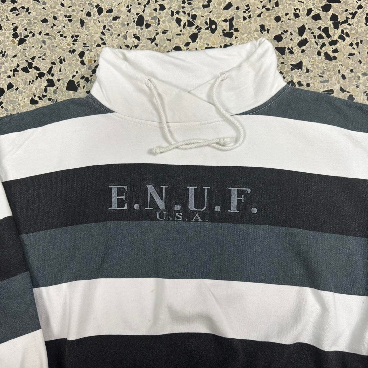 VINTAGE 90S ENUF INTERNATIONALE U.S.A. SWEATSHIRT: