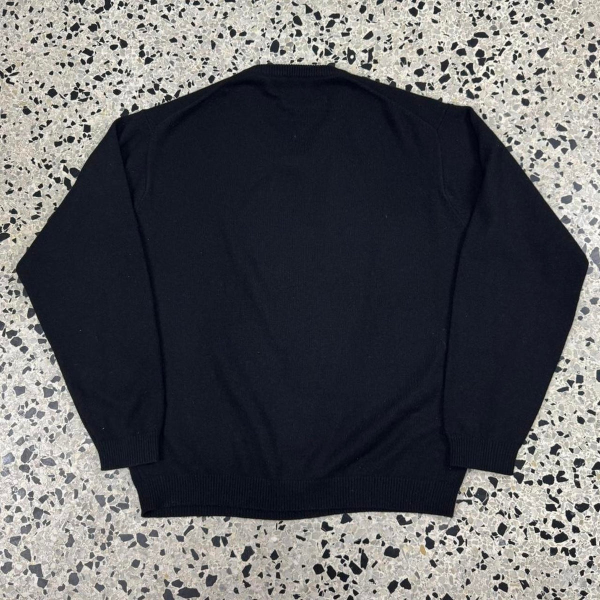 VINTAGE PURE 2-PLY CASHMERE MADE IN HONG KONG V-NECK SWEATER: