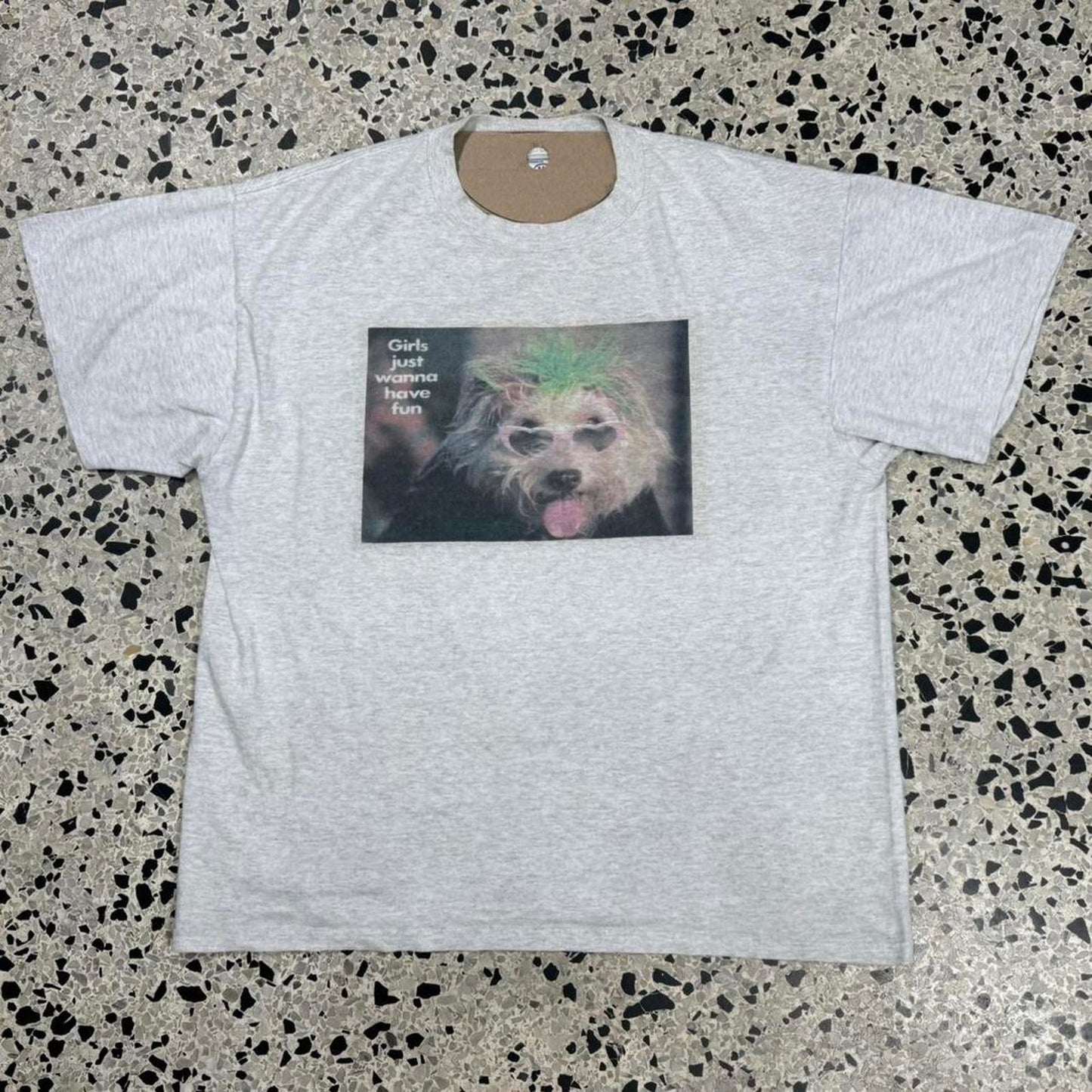 VINTAGE 90S Y2K “GIRLS JUST WANNA HAVE FUN” SILLY DOG TEE: