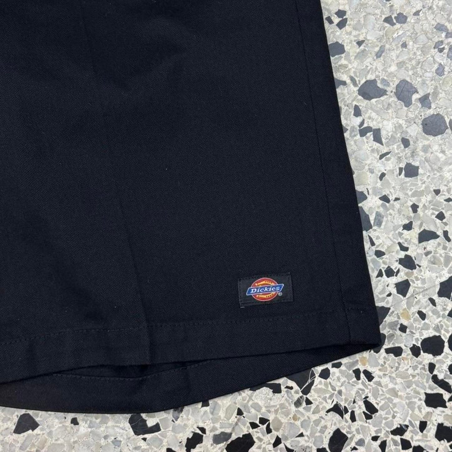 VINTAGE Y2K BLACK DICKIES LONG SHORTS: