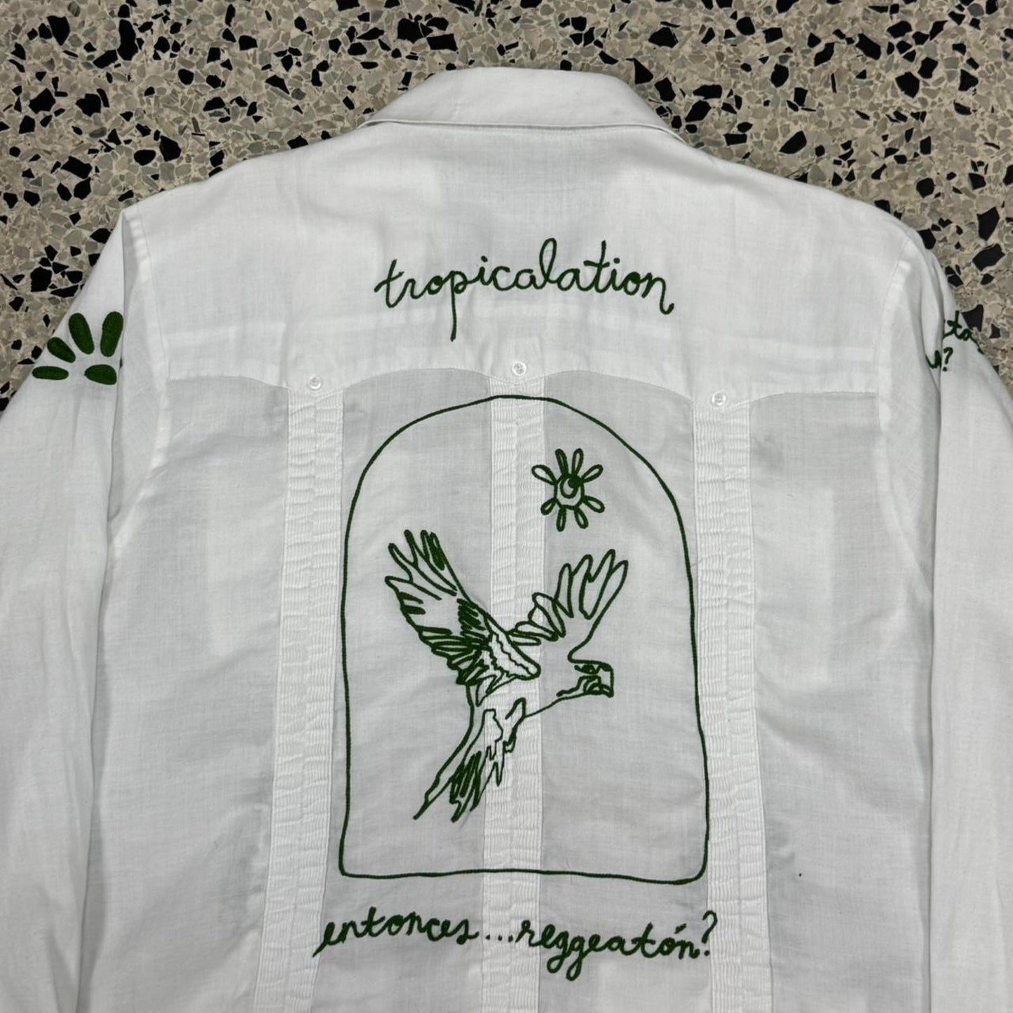GALA OCTUVRE CHAIN STITCH GUAYABERA L/S BUTTON DOWN SHIRT: