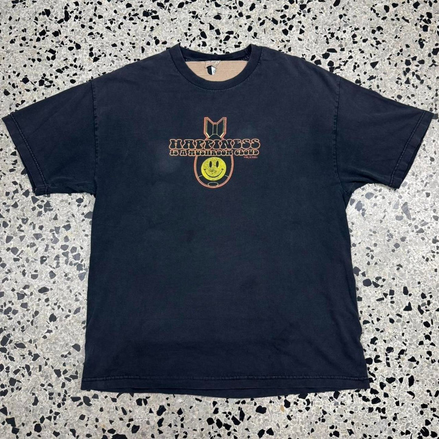 VINTAGE Y2K HAPPINESS IS A MUSHROOM CLOUD GIVE WAR A CHANCE SMILEY FACE TEE: