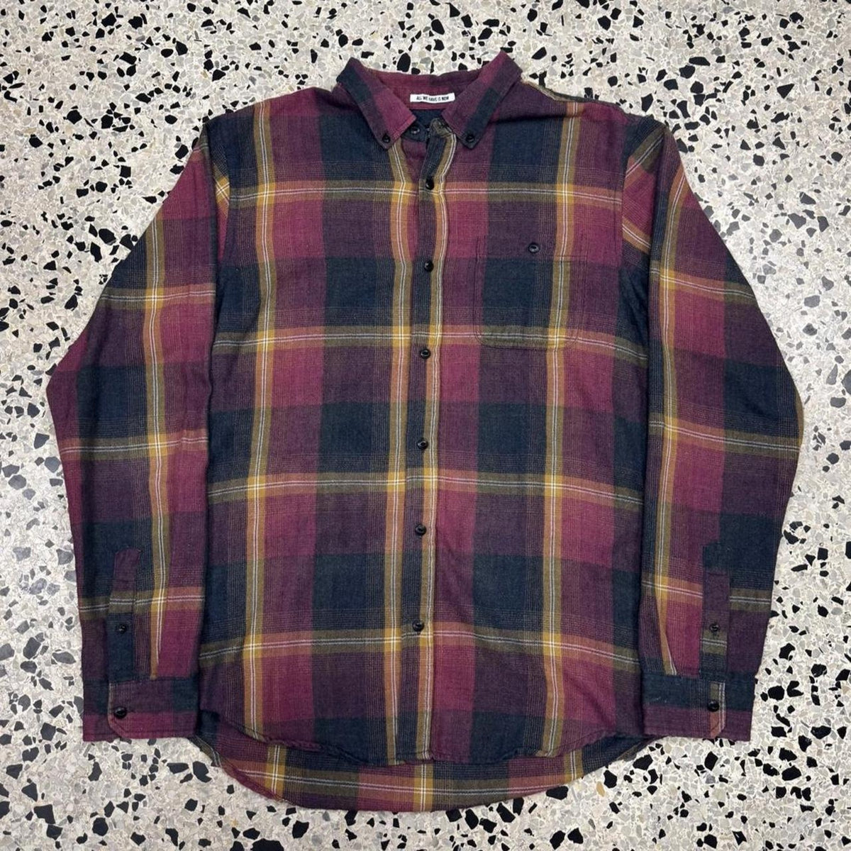 VINTAGE Y2K EZEKIEL BLACK/ RED / YELLOW FLANNEL BUTTON DOWN SHIRT: