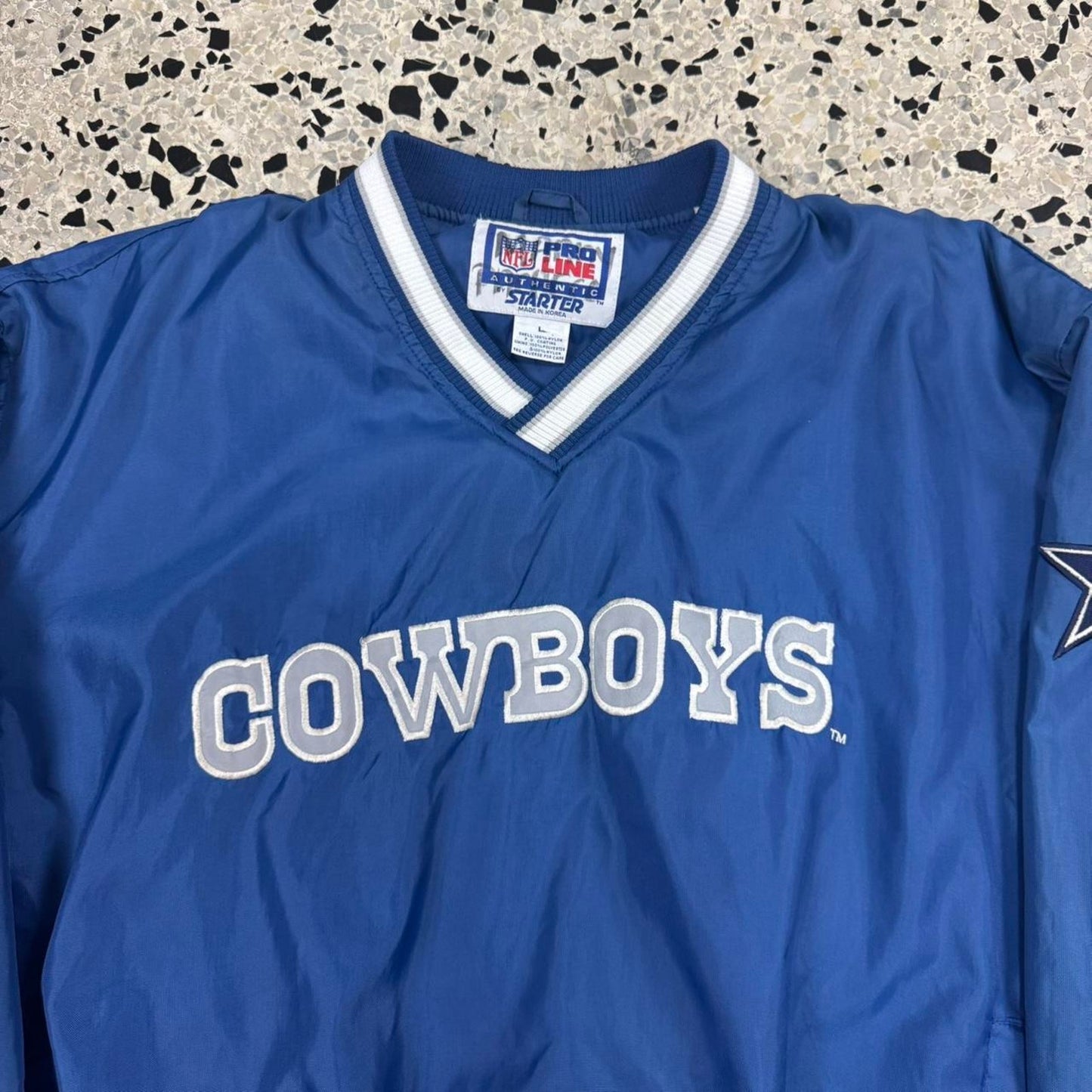 VINTAGE 90S NFL PRO LINE BY STARTER COWBOYS V-NECK SWEATSHIRT: