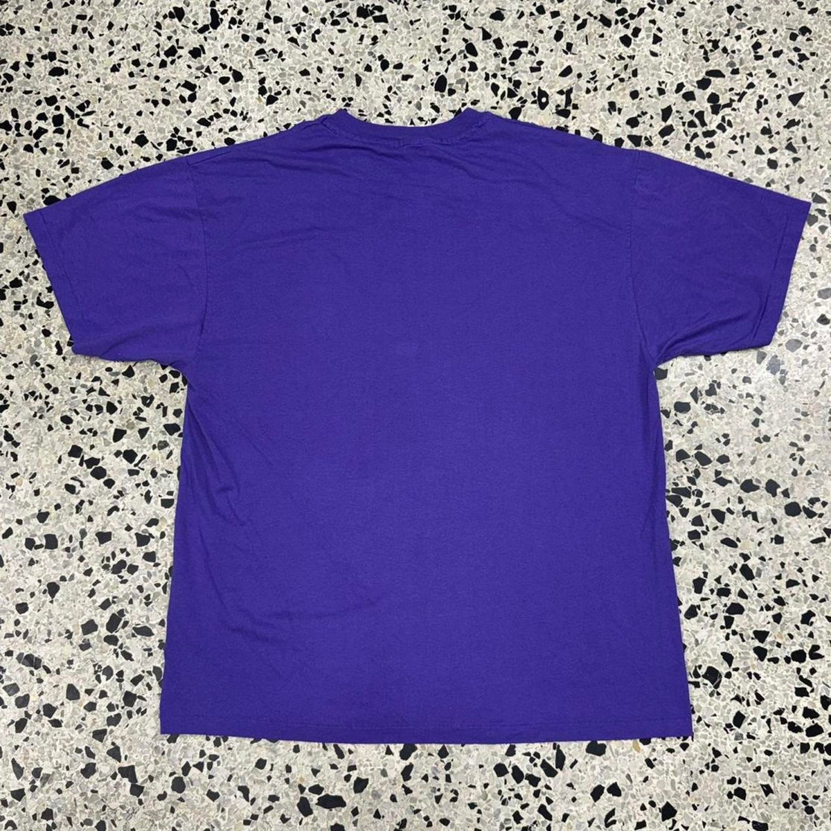 VINTAGE 90S SINGLE STITCH KRAMER LEVIN LAW FIRM RUNNING MAN TEE: