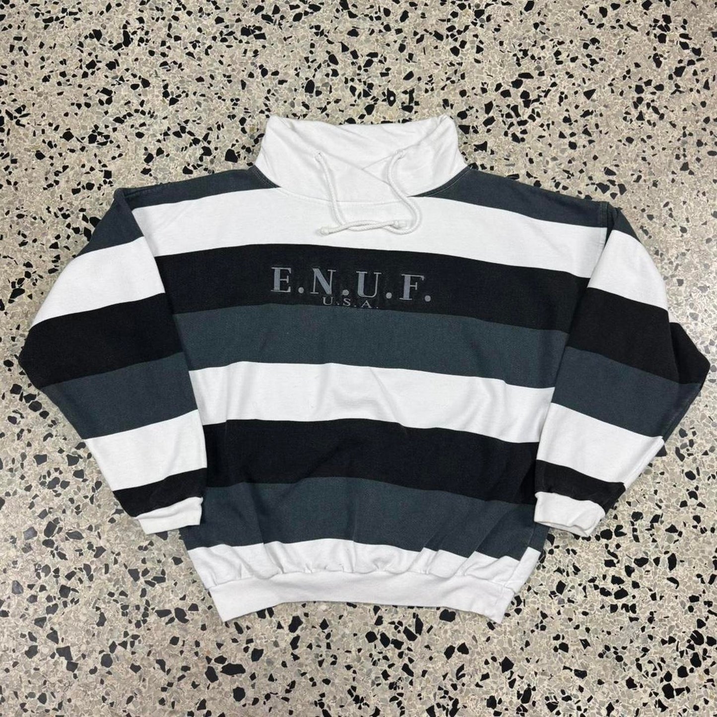VINTAGE 90S ENUF INTERNATIONALE U.S.A. SWEATSHIRT: