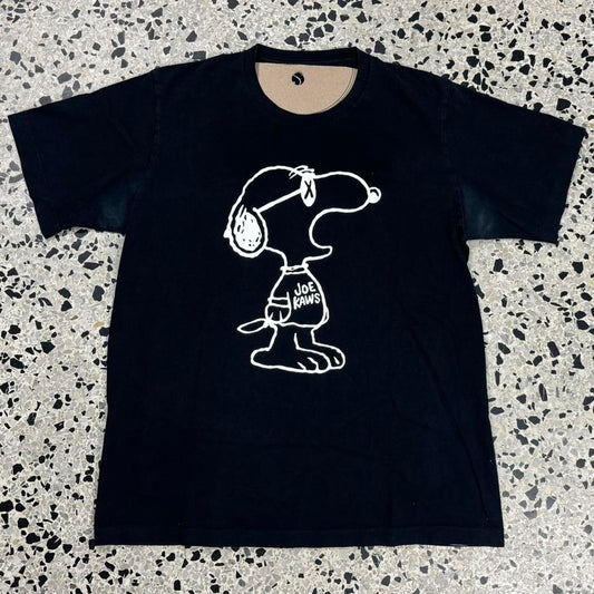 KAWS X PEANUTS X UNIQLO YAWN SNOOPY OUTLINE TEE: