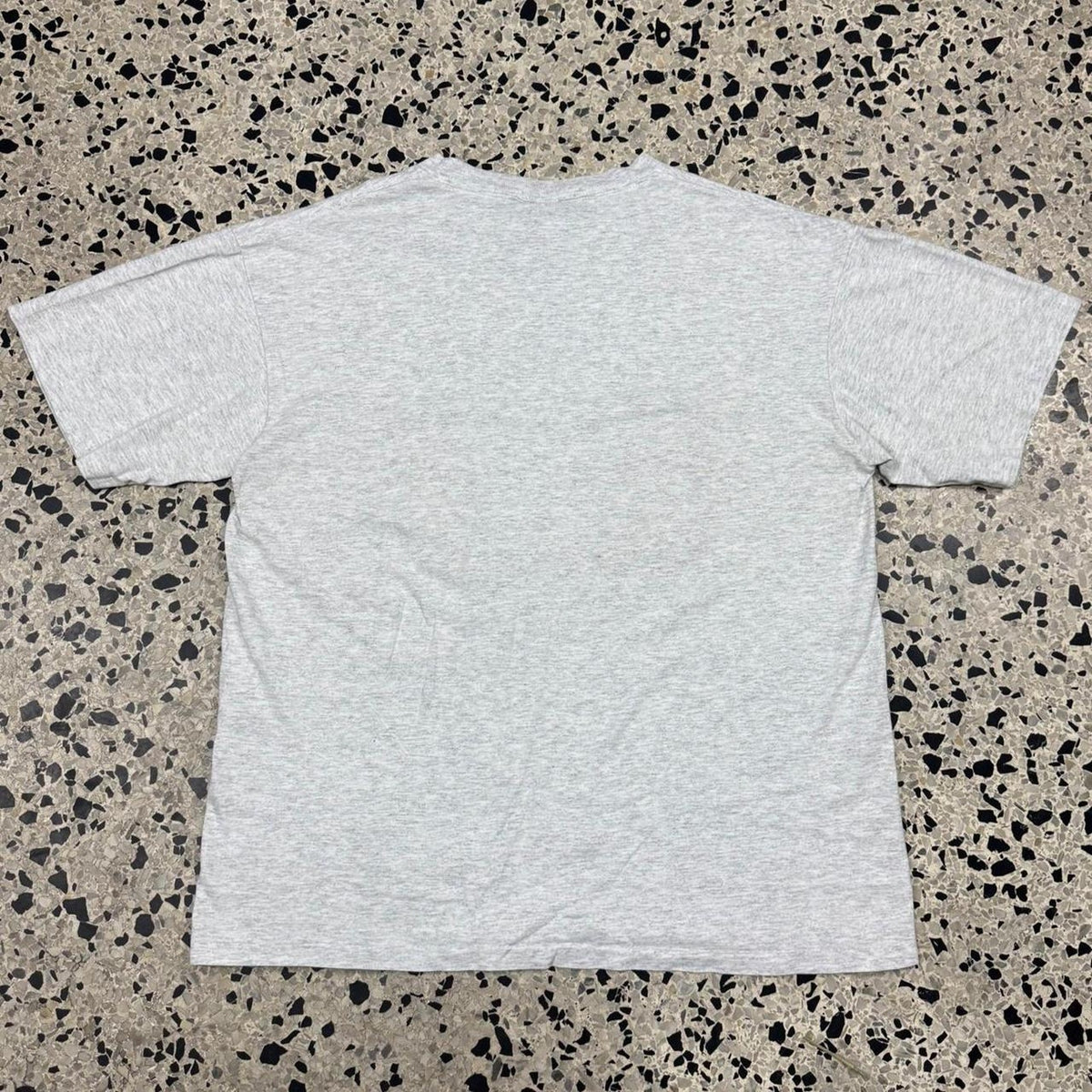 VINTAGE 90S SINGLE STITCH NUTMEG UNIVERSITY OF MIAMI ACTION SHOT EMBROIDERED TEE: