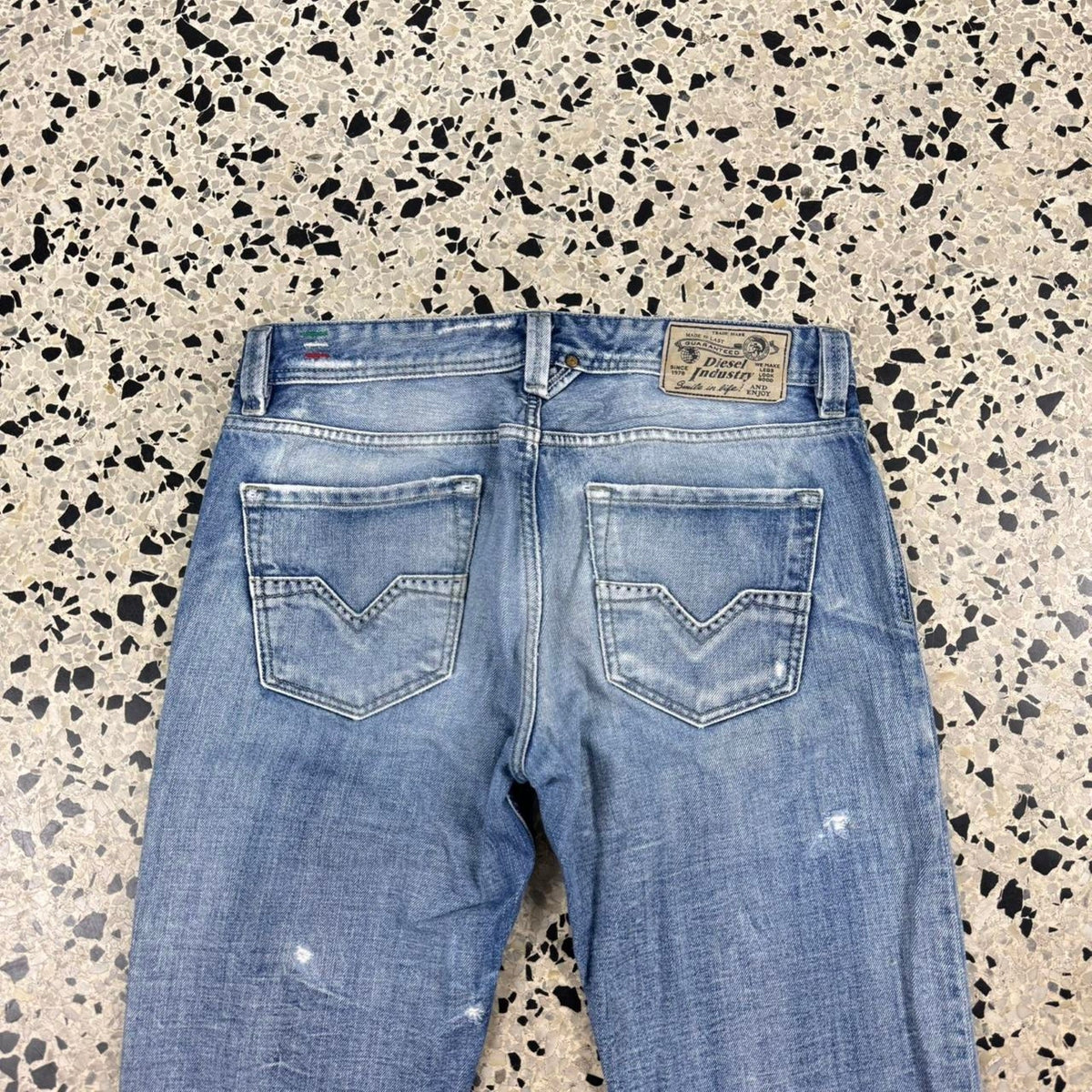 VINTAGE Y2K THRASHED DIESEL INDUSTRY LARKEE DENIM JEANS: