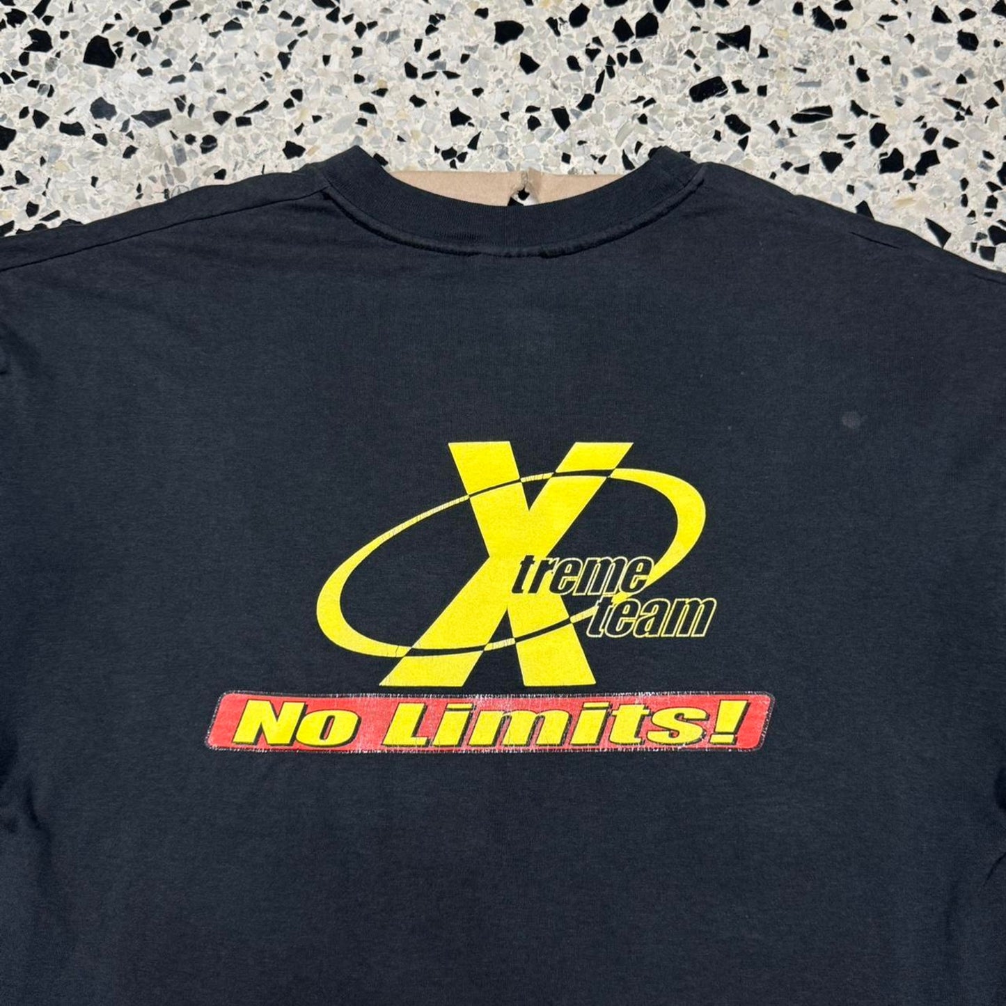 VINTAGE Y2K XTREME TEAM NO LIMITS TEE: