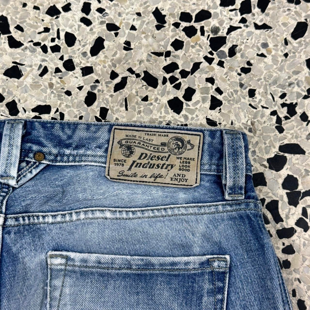VINTAGE Y2K THRASHED DIESEL INDUSTRY LARKEE DENIM JEANS: