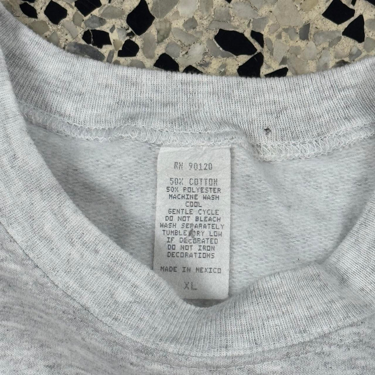 VINTAGE 90S MOTOWN BROWN GREATEST HITS GREY SWEATSHIRT: