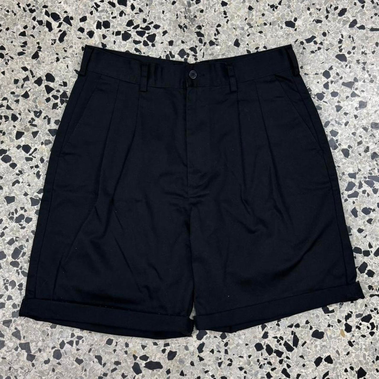 VINTAGE Y2K EDWARDS BLACK PLEATED WORK SHORTS: