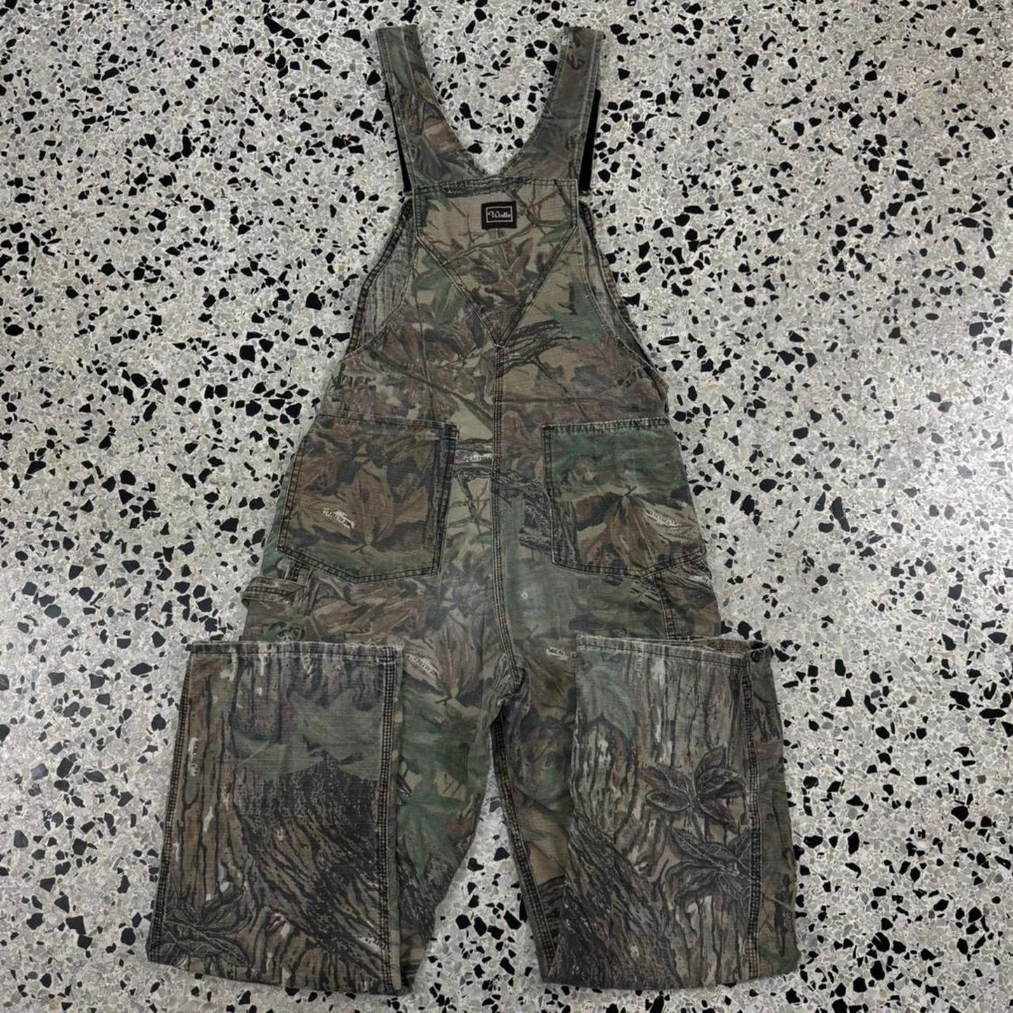 VINTAGE 90S Y2K REALTREE CAMO OVERALLS: