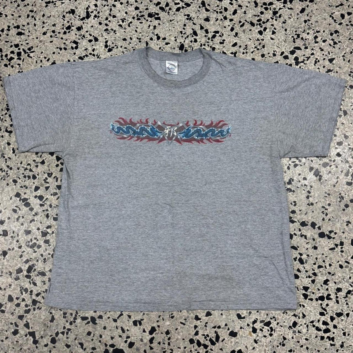 VINTAGE Y2K EASTERN DRAGON TRIBAL YEAR OF THE DRAGON TEE: