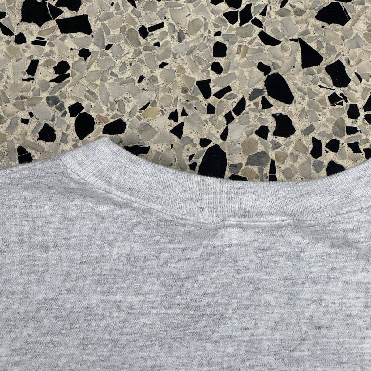 VINTAGE 90S MOTOWN BROWN GREATEST HITS GREY SWEATSHIRT: