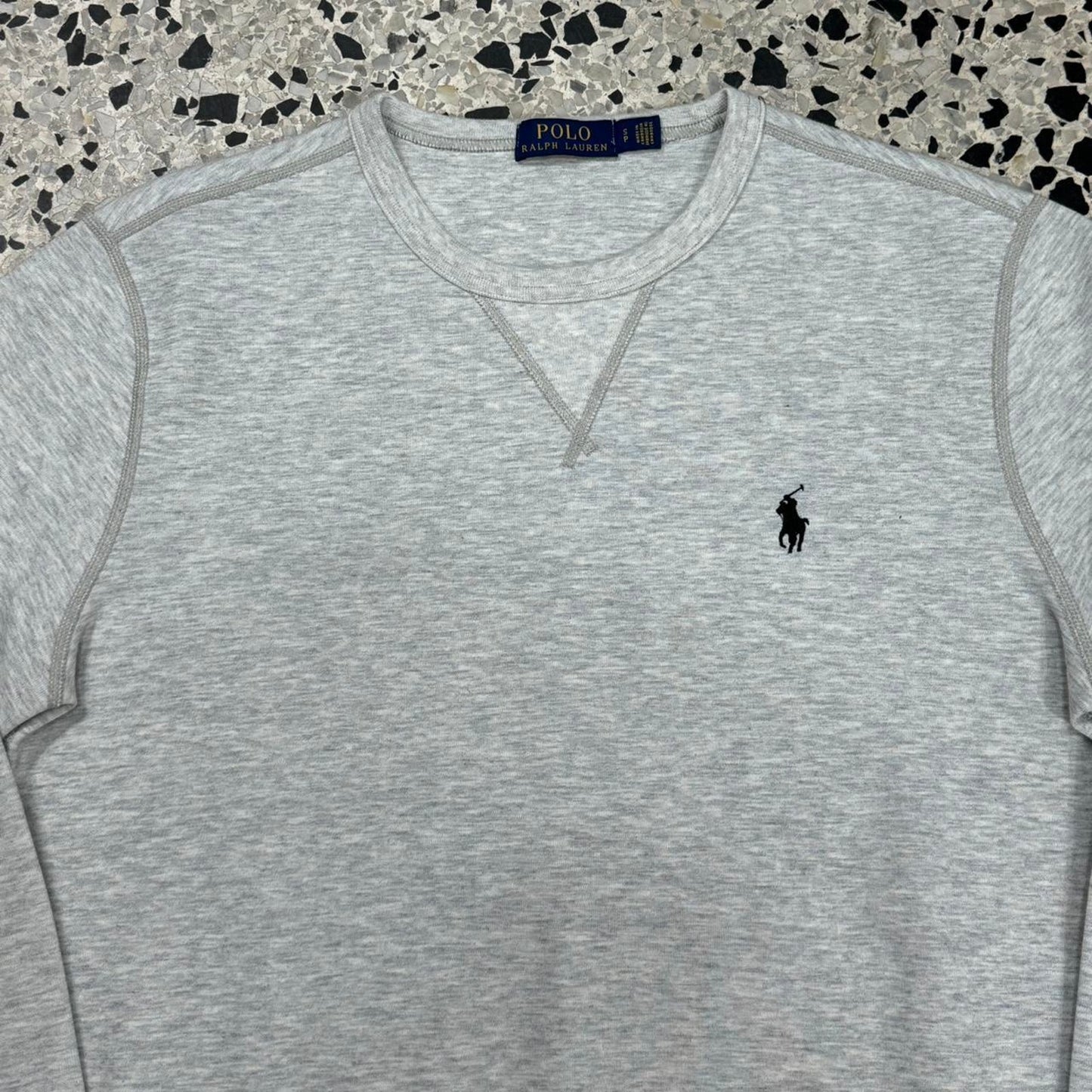 RALPH LAUREN ESSENTIAL GRAY CREWNECK SWEATSHIRT: