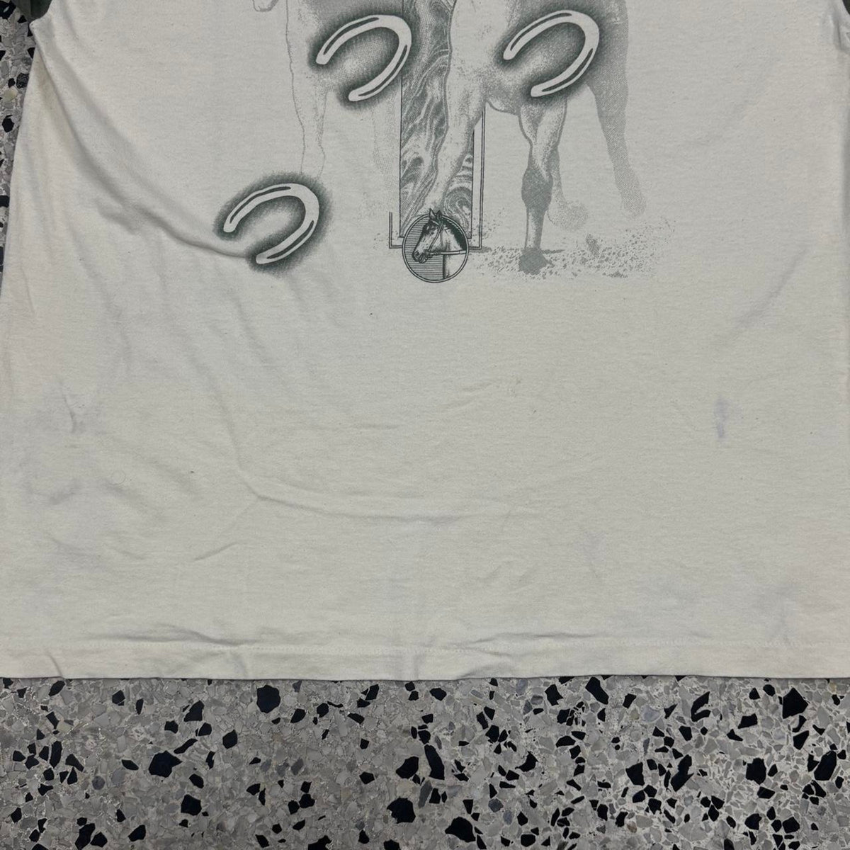 VINTAGE 80S 90S SINGLE STITCH  DOUBLE SIDED KENTUCKY DERBY HORSES TWO TONE TEE:
