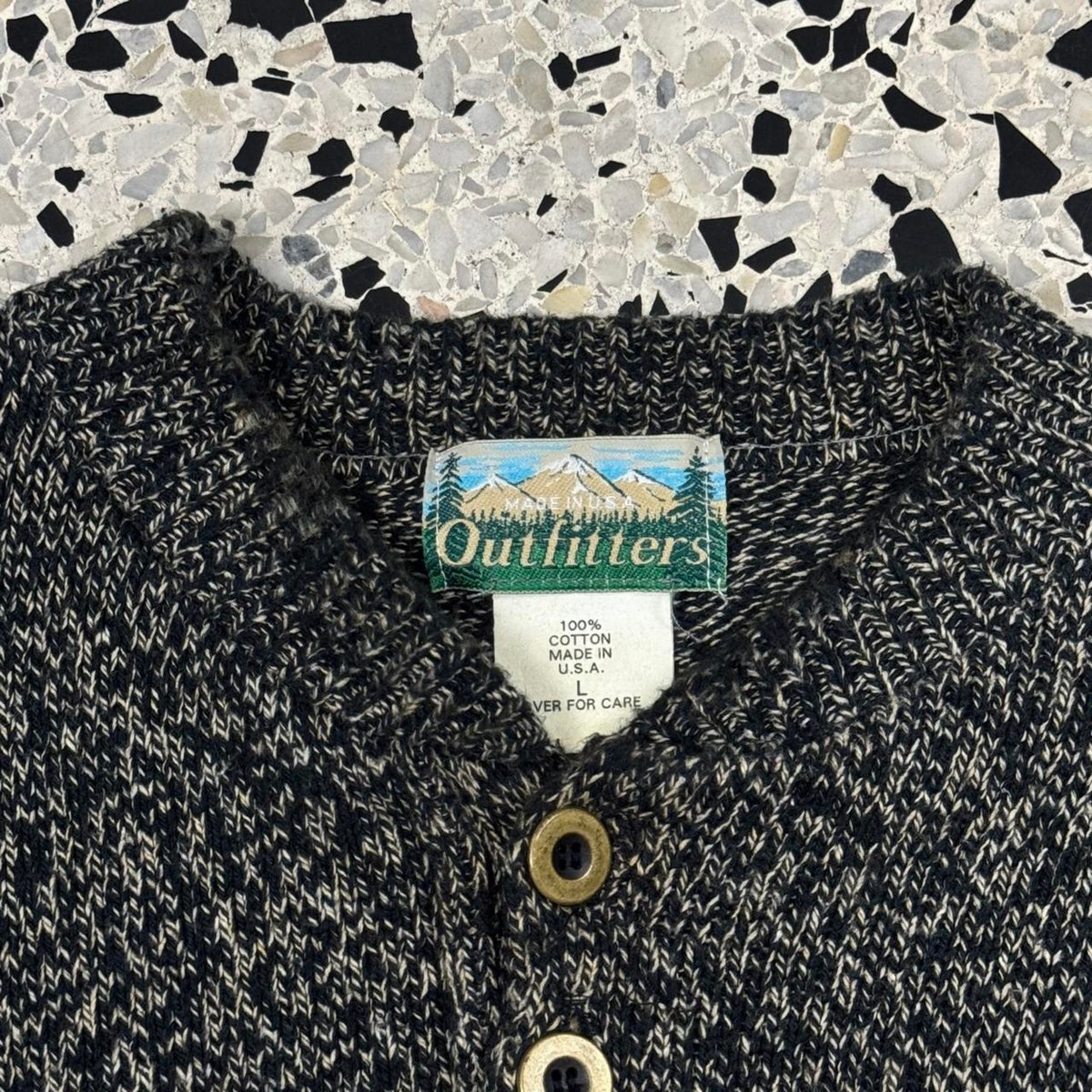 VINTAGE 80S 90S OUTFITTERS MADE IN USA HENLEY STYLE SWEATER: