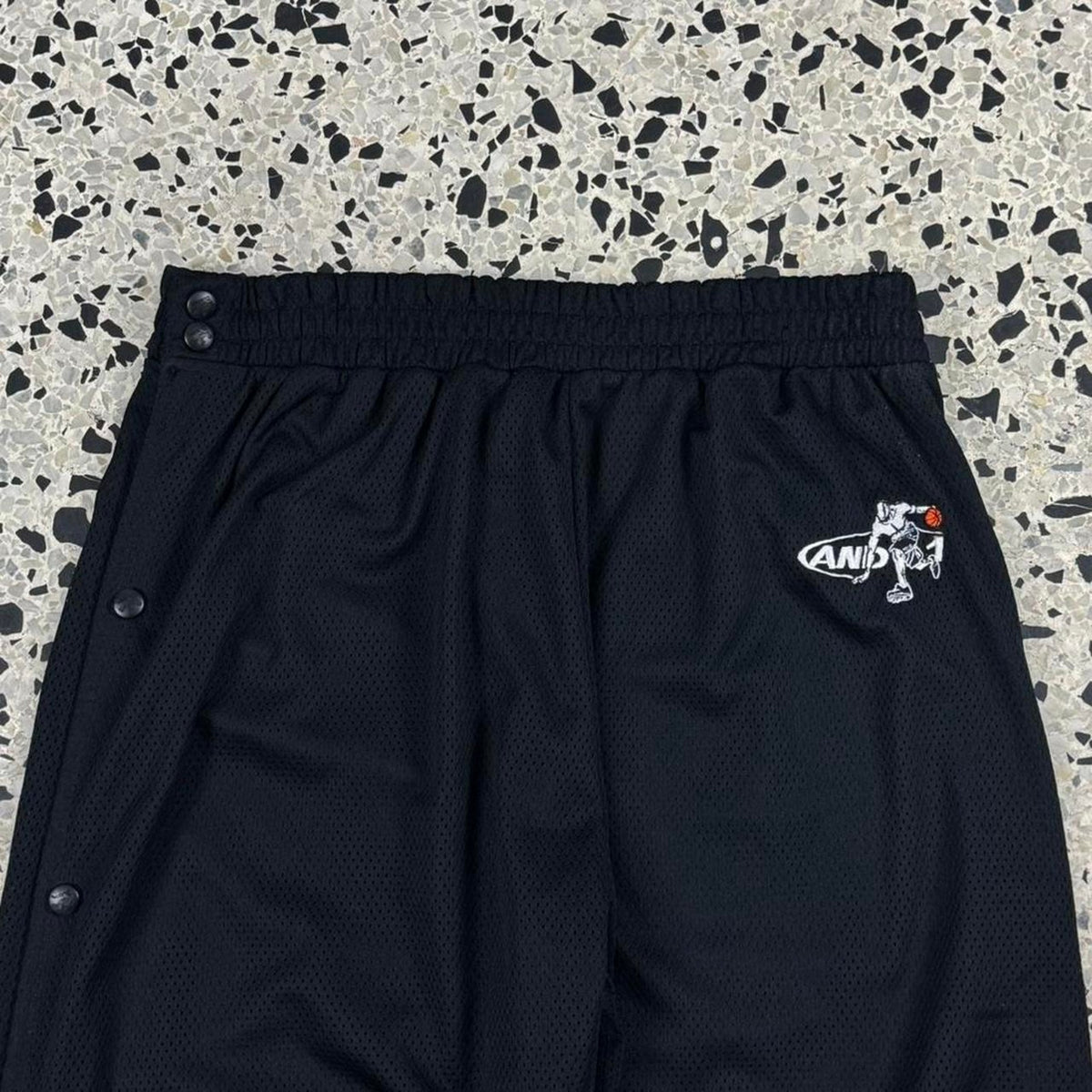 VINTAGE Y2K AND1 BLACK TEARAWAY BASKETBALL MESH PANTS: