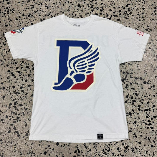 VINTAGE Y2K 2011 DISSIZIT D-WING POLO RIP TEE: