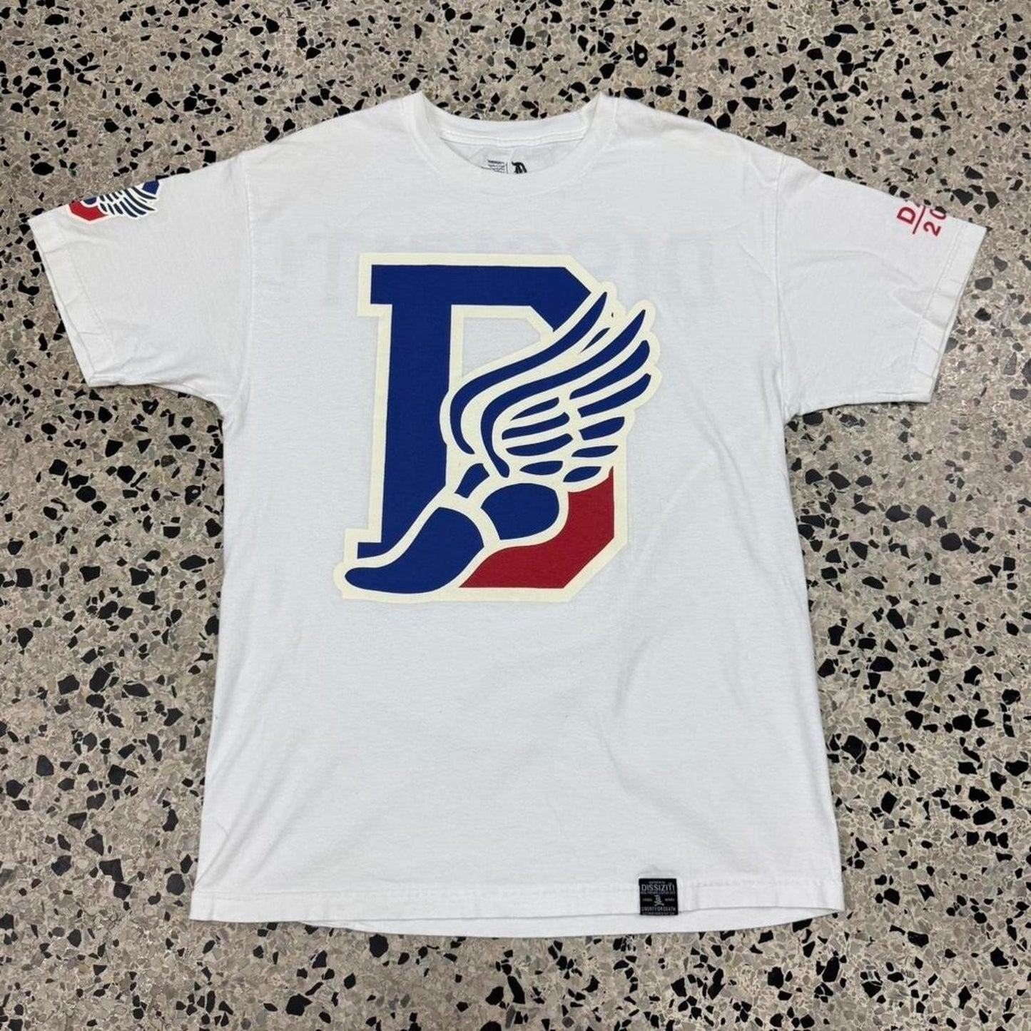 VINTAGE Y2K 2011 DISSIZIT D-WING POLO RIP TEE: