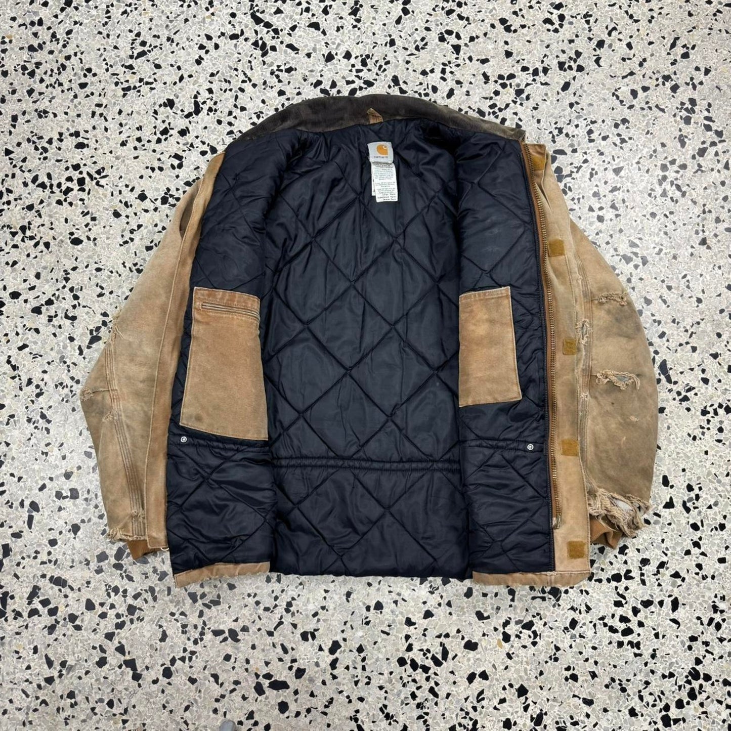 VINTAGE 90S Y2K THRASHED CARHARTT WORKWEAR JACKET: