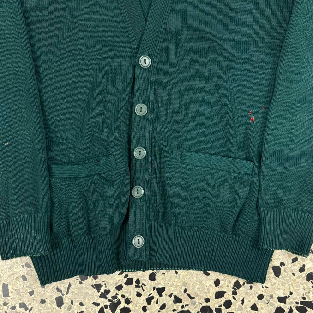 VINTAGE 90S Y2K MADE IN USA CATHOLIC SCHOOL PAINT SPLATTERED KNIT CARDIGAN: