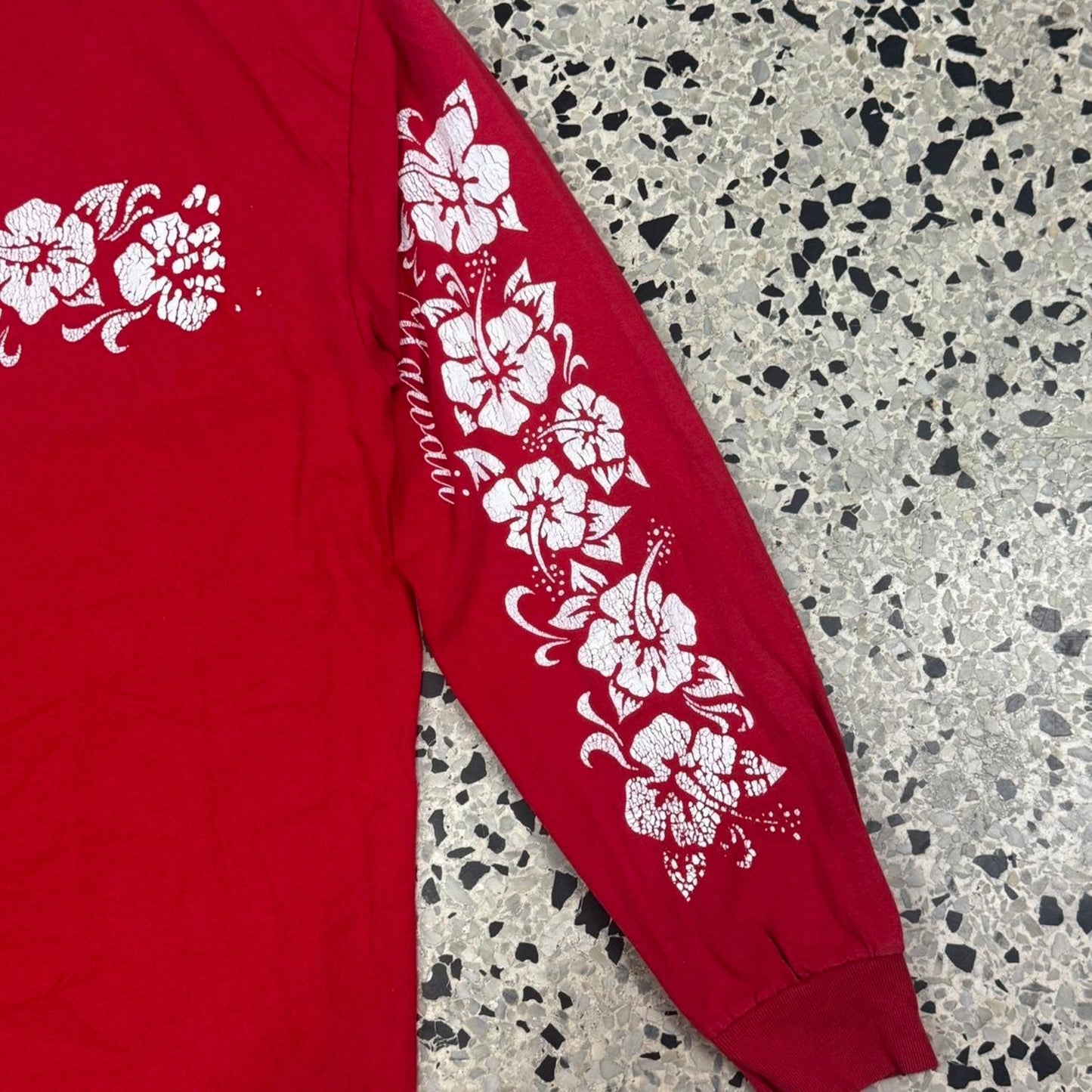VINTAGE Y2K HAWAII FLORAL PRINT LONGSLEEVE W/ SLEEVE HITS: