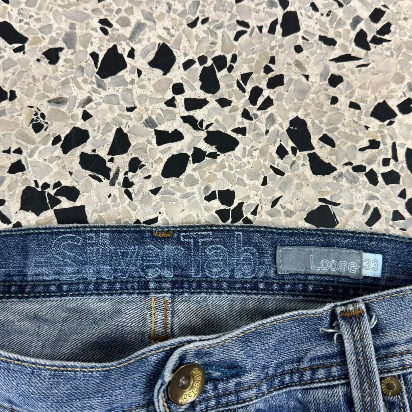 VINTAGE Y2K LIGHTWASH LEVIS SILVERTAB DENIM JEANS: