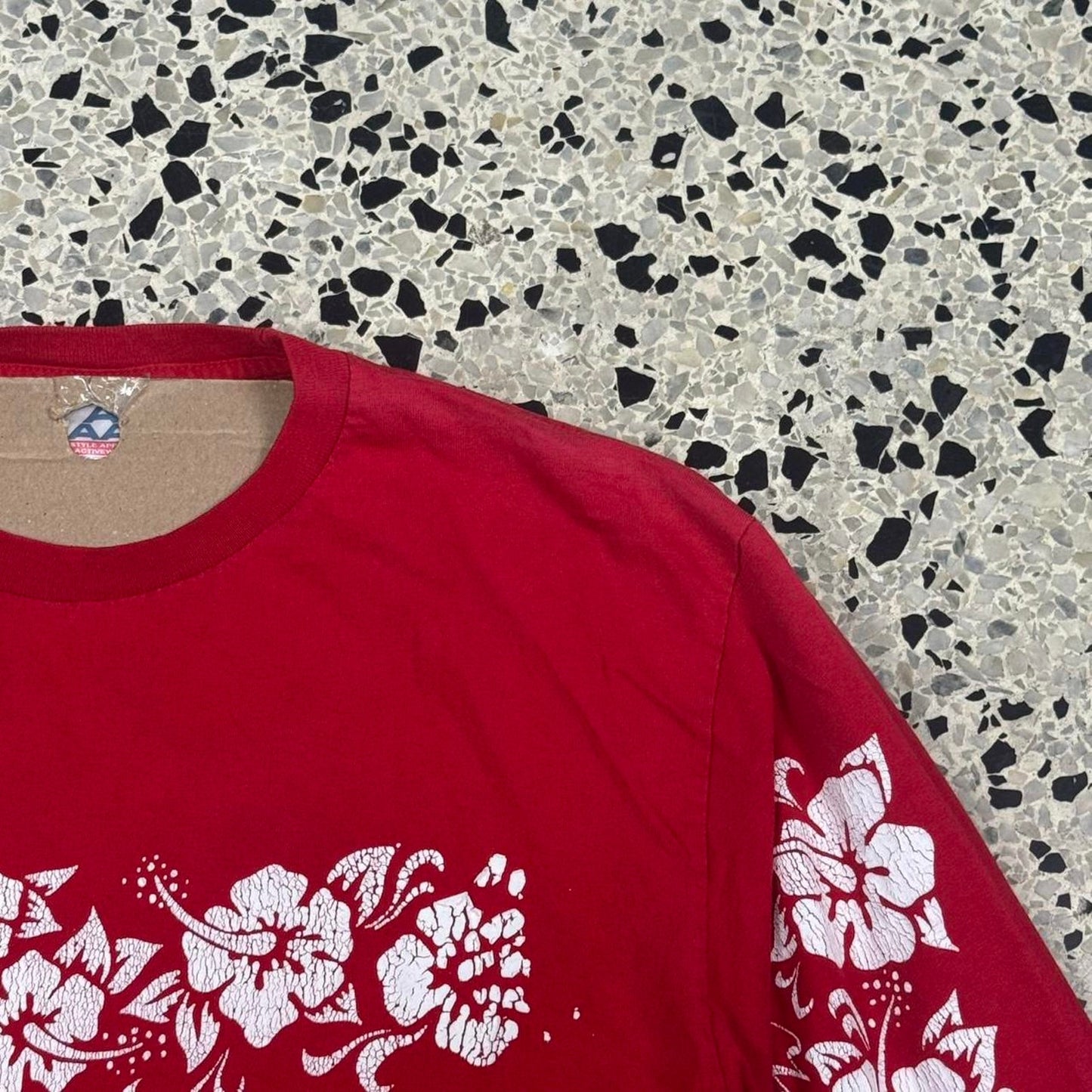 VINTAGE Y2K HAWAII FLORAL PRINT LONGSLEEVE W/ SLEEVE HITS: