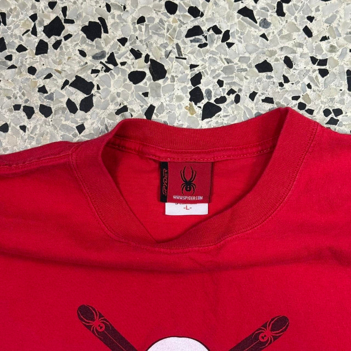 VINTAGE Y2K SPYDER SNOWSPORTS APPAREL SKULL & SKIS TEE: